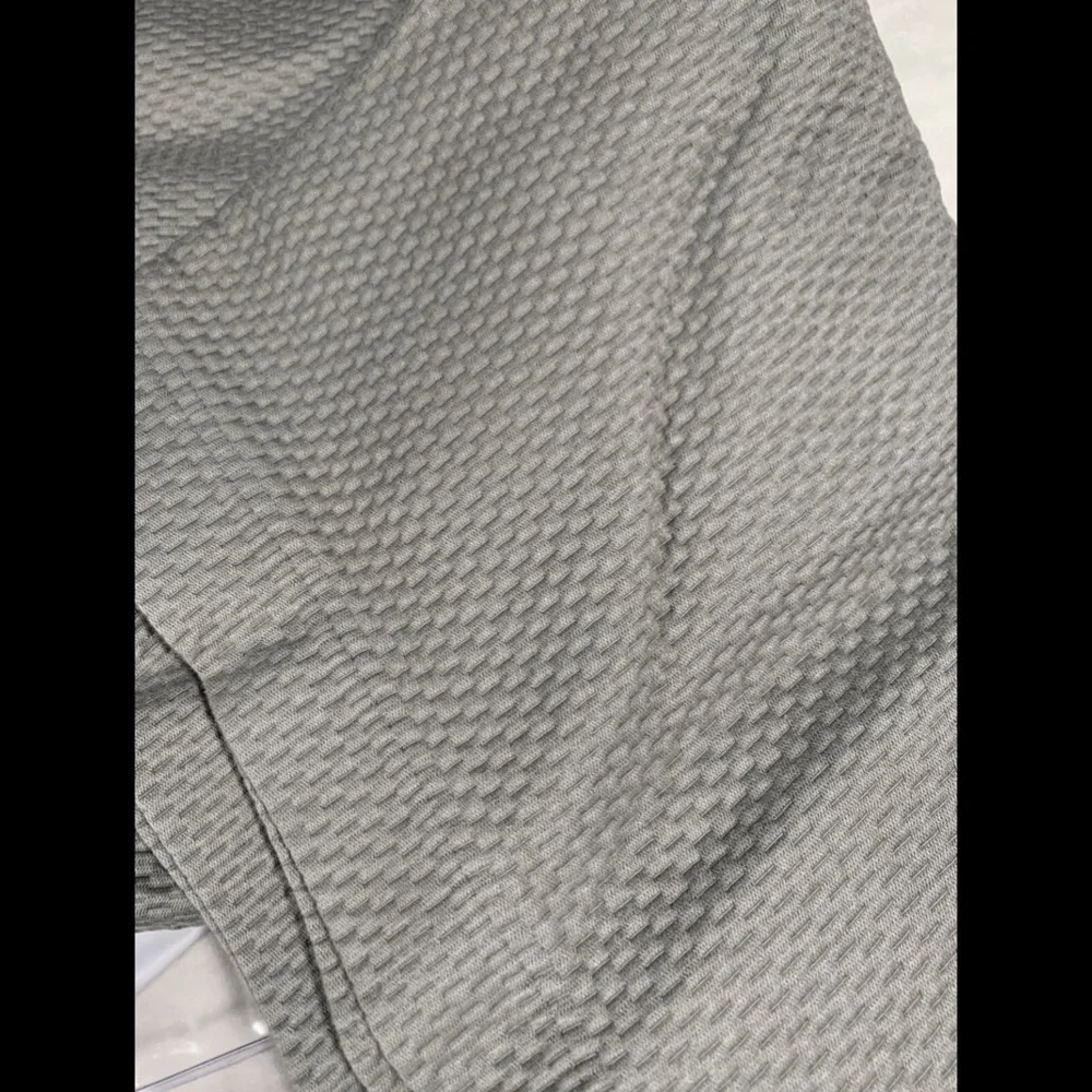EUC SFERRA Perrio Full/Queen Coverlet Blanket in Silver Grey --DEFECTS--‎